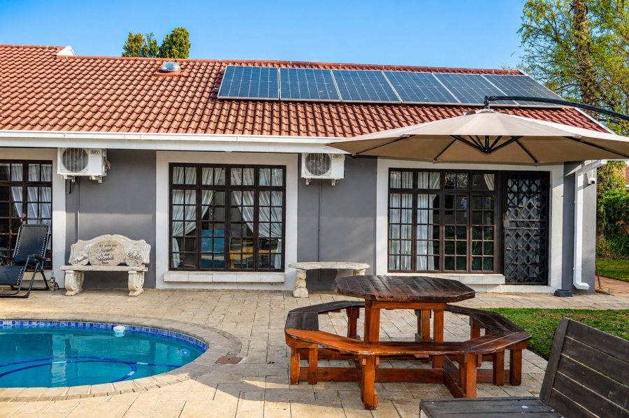 5 Bedroom Property for Sale in Wilkoppies North West